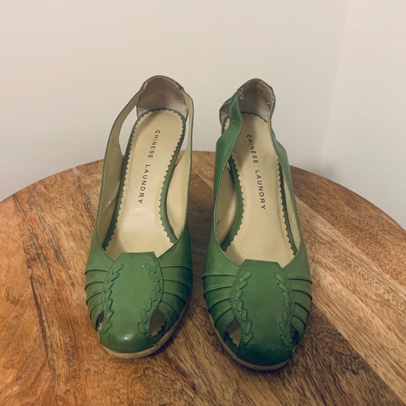 Rare Vintage Like — Epic Sz-8 Green Wedges - Picture 2 of 5